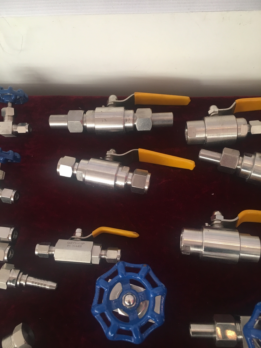 J11W-40P-64P-160P-320P不銹鋼高壓內(nèi)螺紋針型閥(圖8)